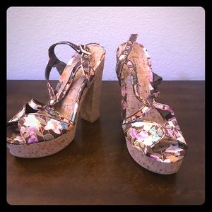 Chinese laundry size 7 platform heels